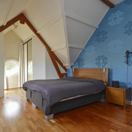 Amazing Busken Villa