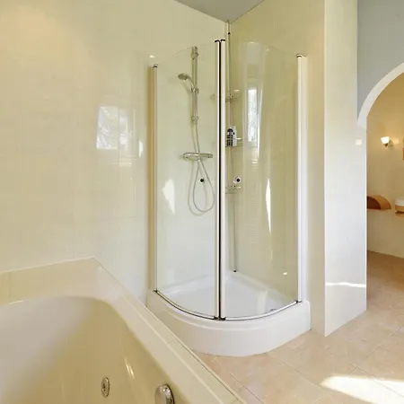 Amazing Busken Villa *